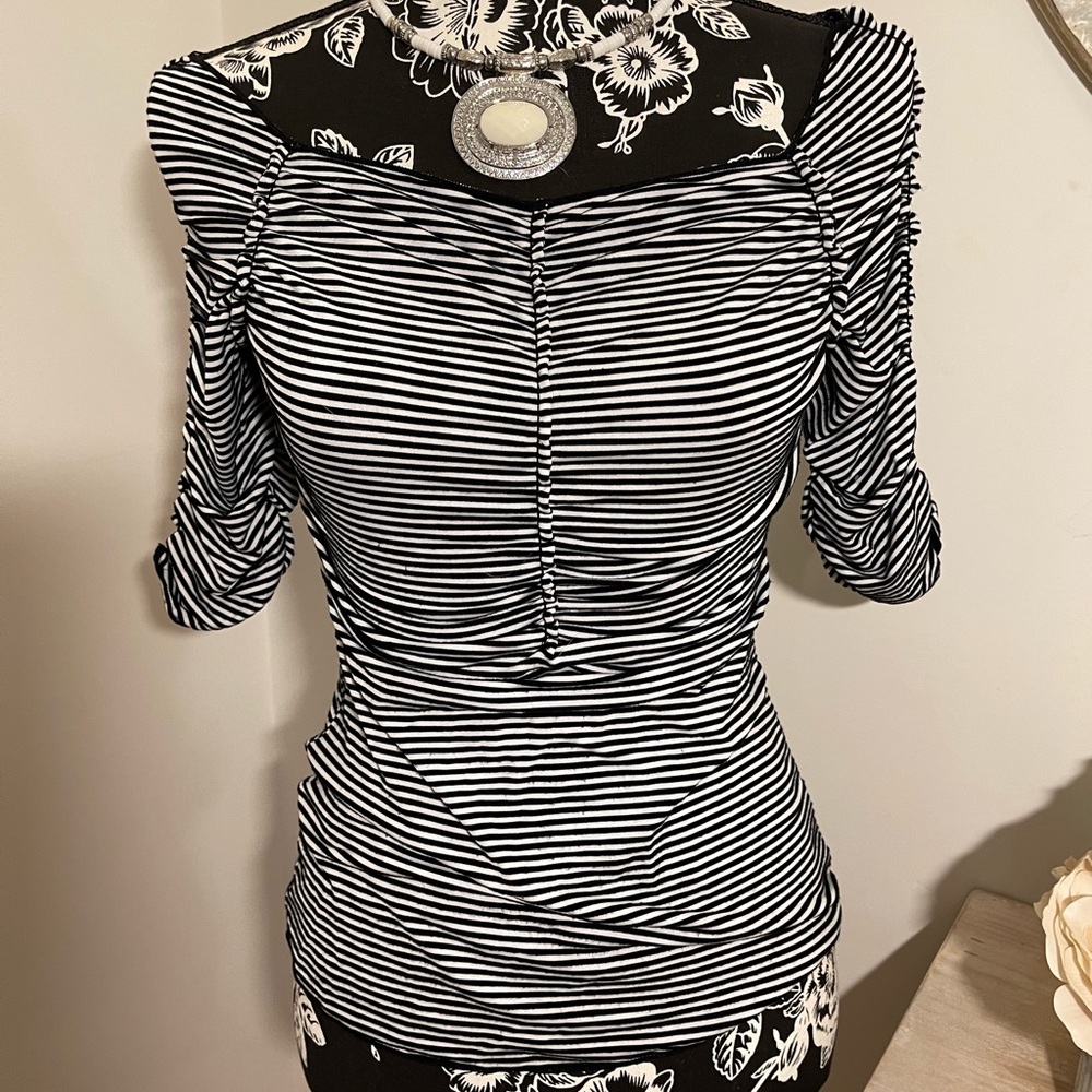 Euc Max Studio Top - image 2